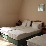 Korona Panzio فندق مبيت وإفطار