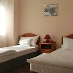 Korona Panzio فندق مبيت وإفطار