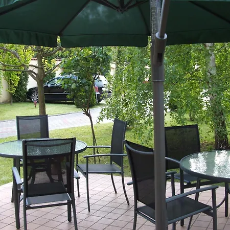 فندق مبيت وإفطار Korona Panzio 3*