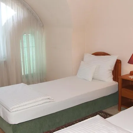 Korona Panzio Дебрецен