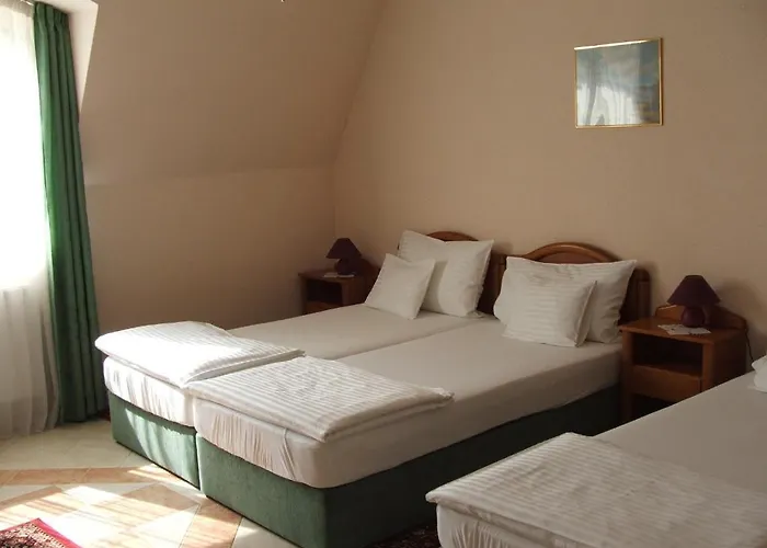 Korona Panzio Bed & Breakfast